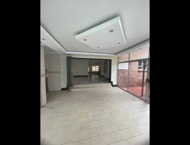 5 BEDROOM HOUSE FOR SALE IN ELDOGLEN